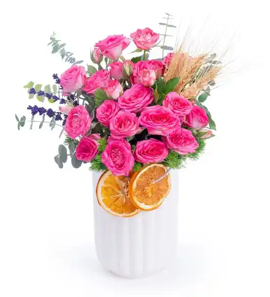 Kalbinden Geldiği Gibi Beyaz Saksıda Pembe Güller