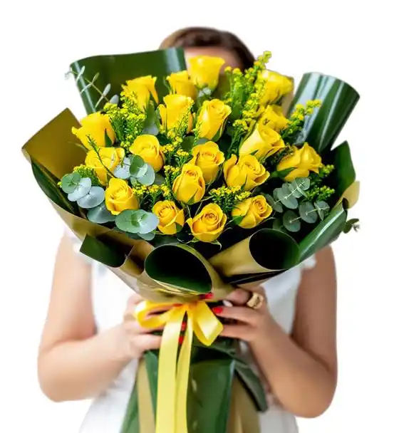 Güneş Işığı Sarı Güller ve Okaliptüs Buketi