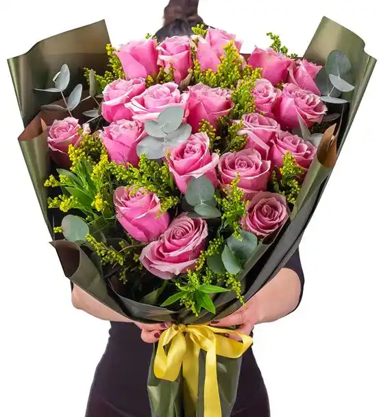 Botanik Seri Yeşil Buket Pembe Güller Zarif Aşk