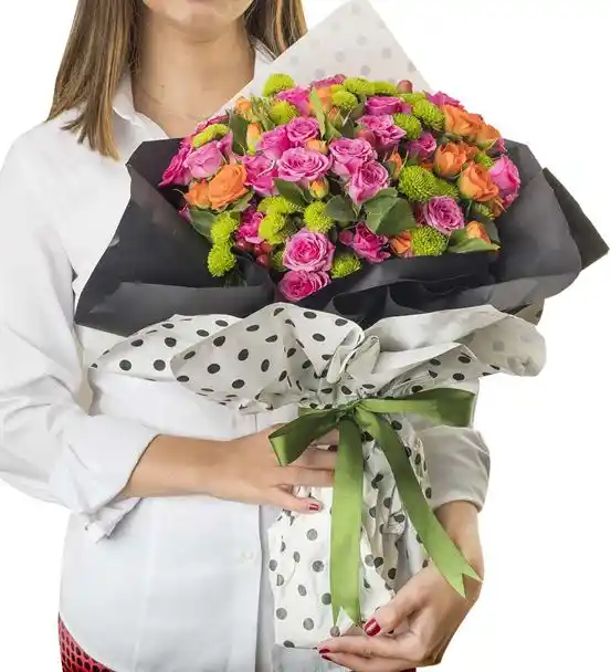 Rengarenk Çardak Gül Demeti