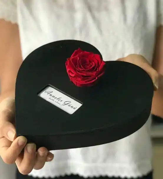 Anneler Günü Hediyesi - Ahşap Kalp Kırmızı Gül